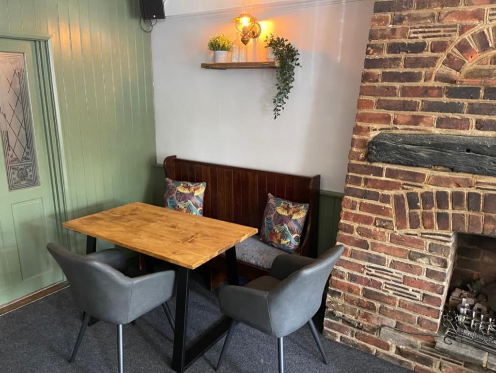 The Pheasant Inn Dunstable Exteriör bild